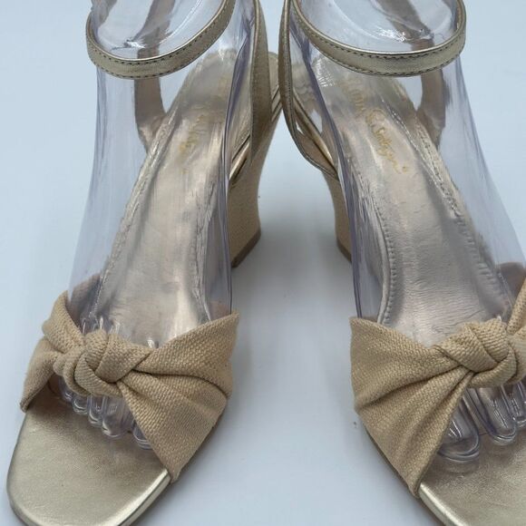 Lilly Pultzer Emmie Wedge Sandals, Natural/Gold, open-toe ankle strap Size 8.5. - Picture 2 of 8